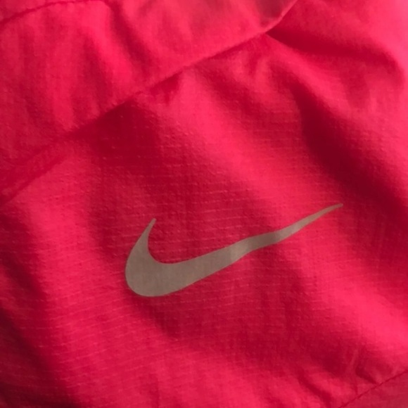 Pink Nike windbreaker - Picture 4 of 4
